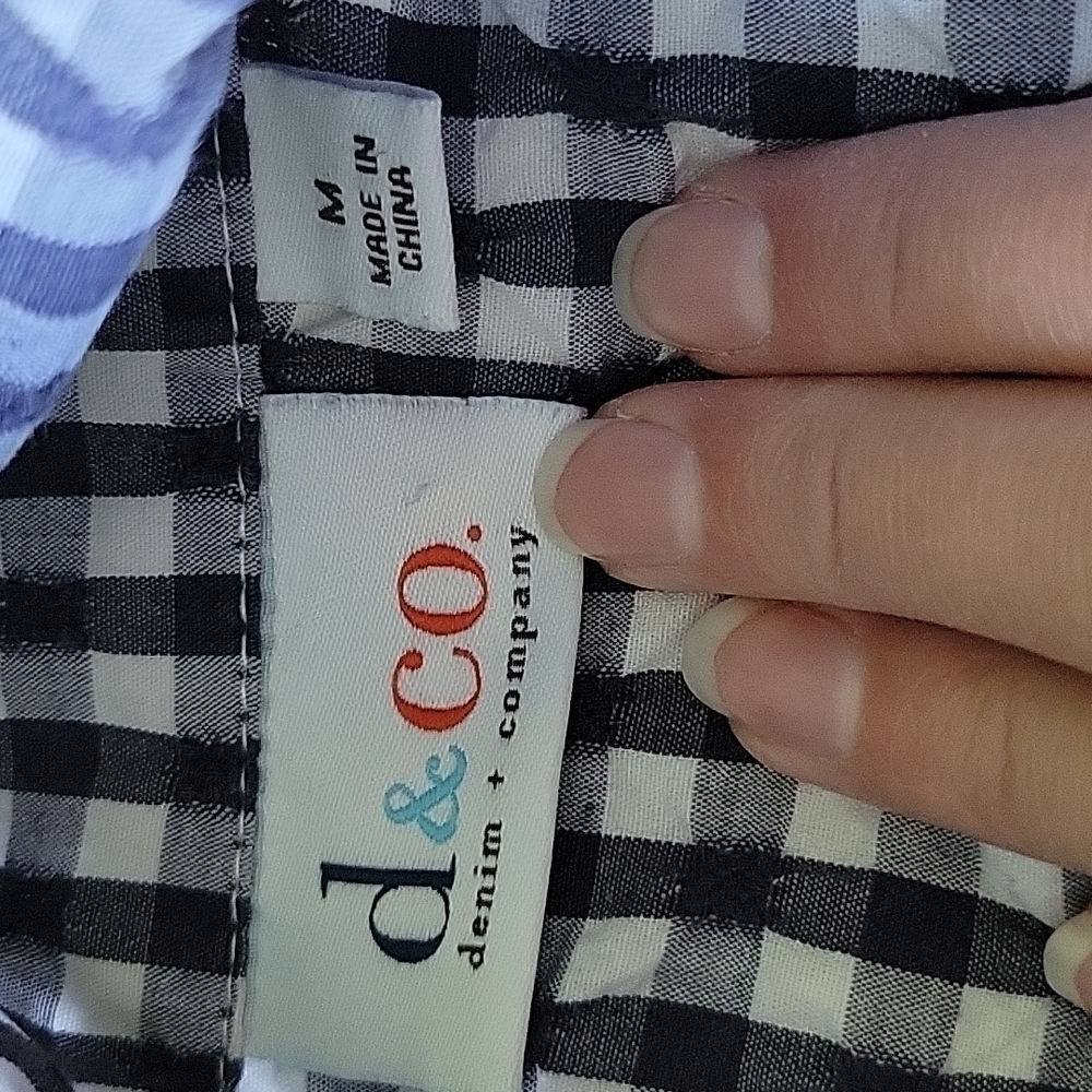 D & co gingham 3/4 ruffle sleeve top - Picture 6 of 8